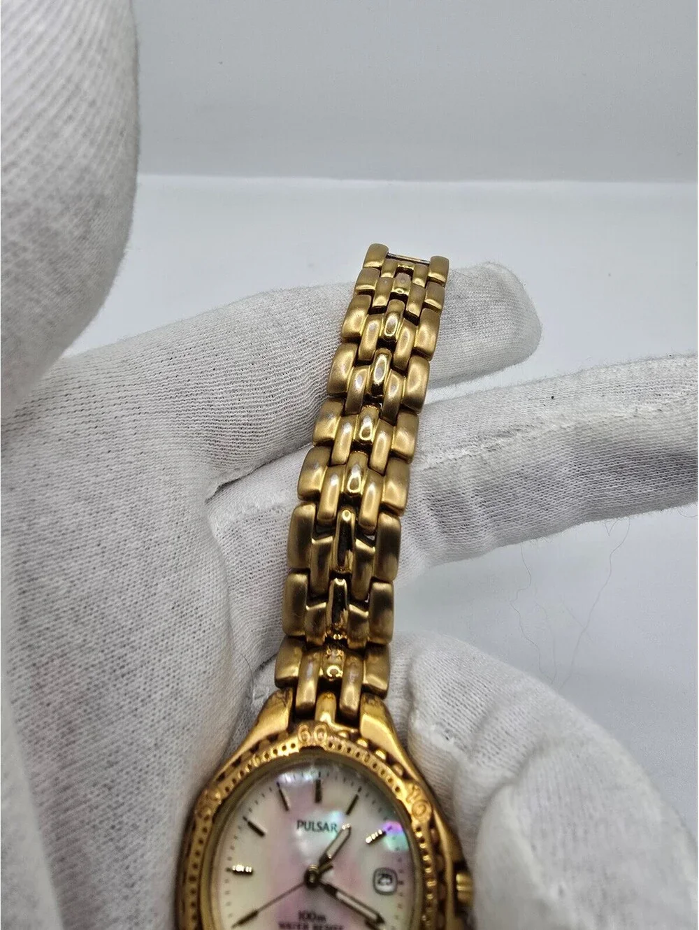 Pulsar Women’s Watch Gold Tone Bracelet MOP Dial Date 100m